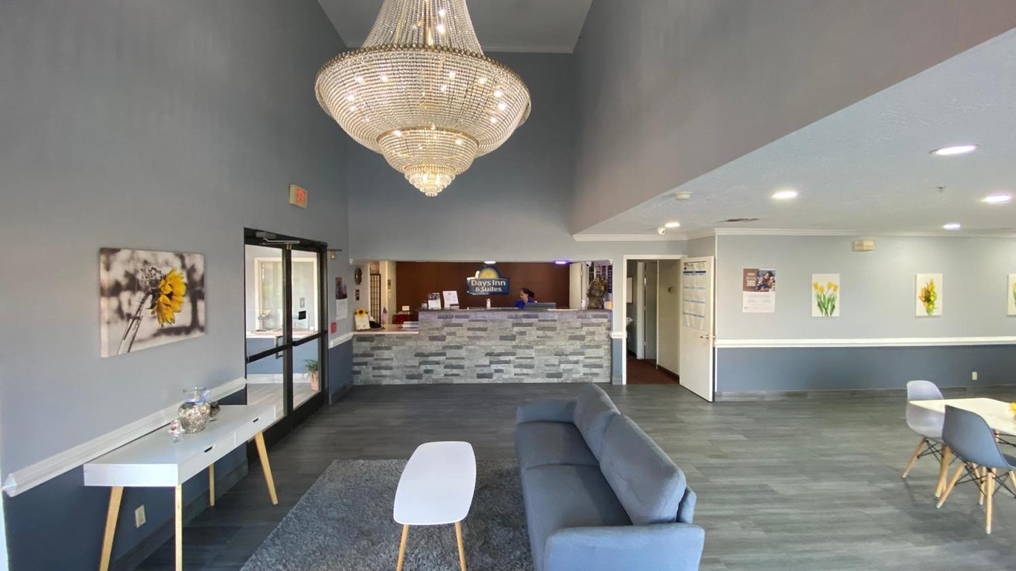 Days Inn & Suites By Wyndham Winnie Zewnętrze zdjęcie