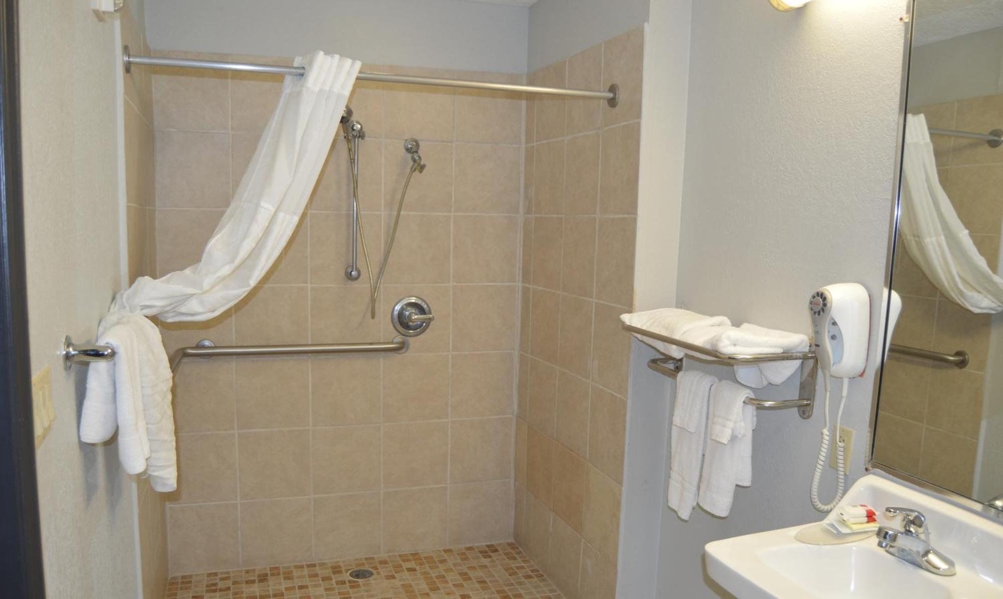 Days Inn & Suites By Wyndham Winnie Zewnętrze zdjęcie